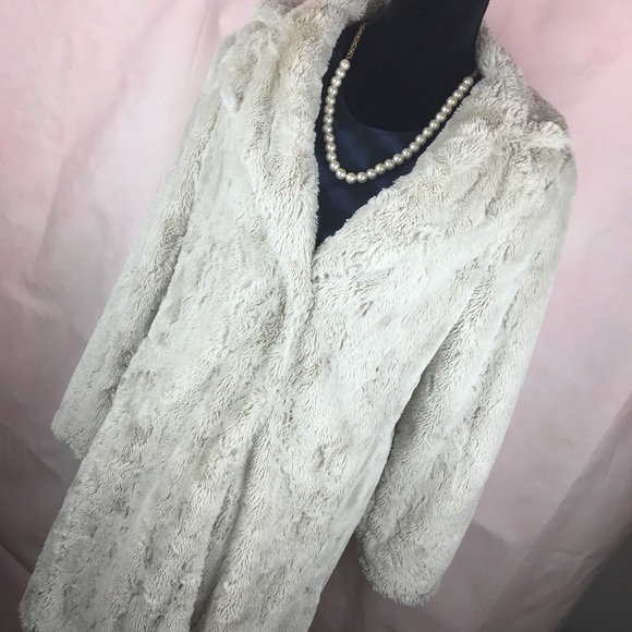 Doncaster Cream Coat - Picture 2 of 8